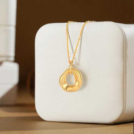 Irregular necklace
